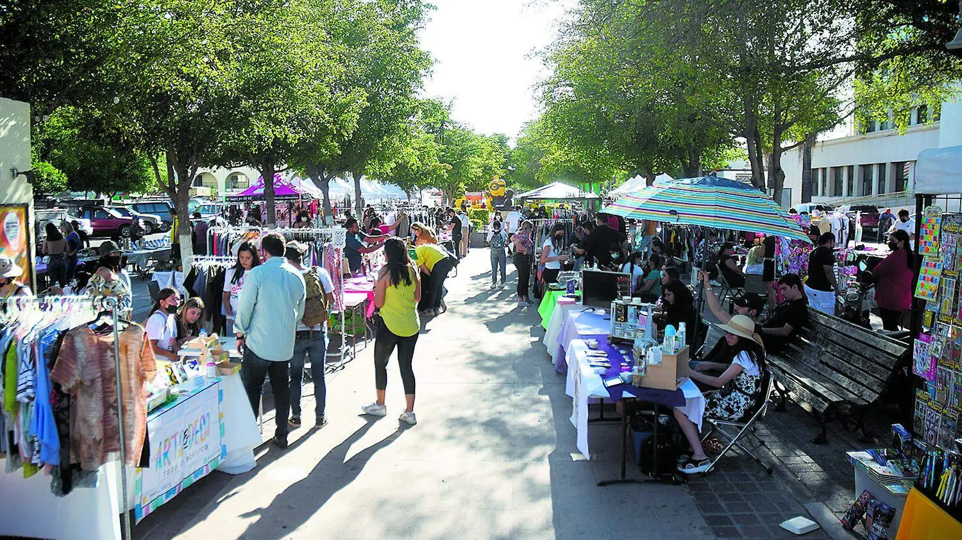 Bazar de emprendedores evento Viactiva